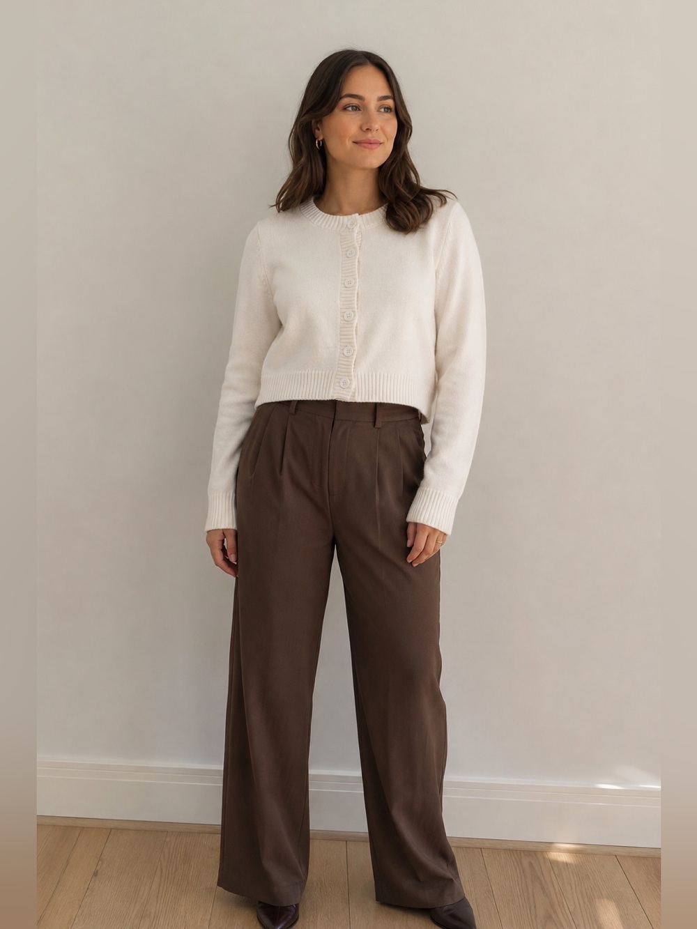 Cropped White Round-Neck Cardigan M